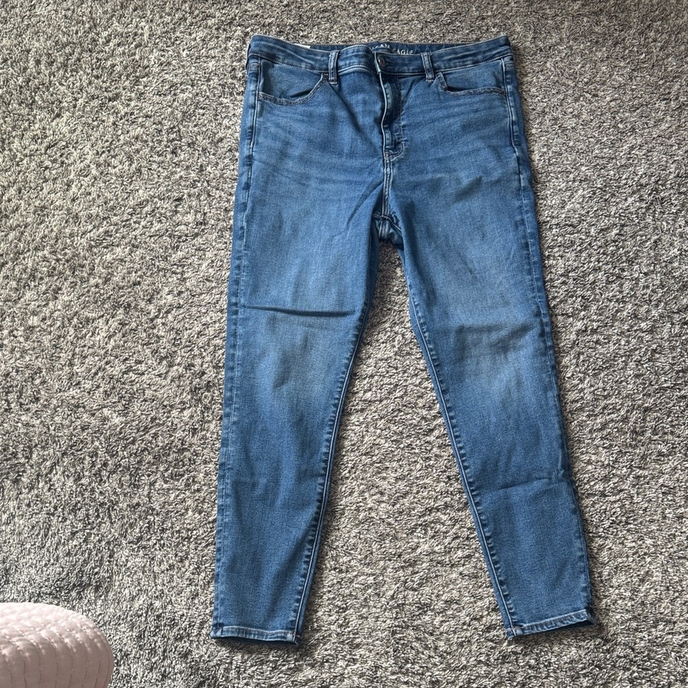American Eagle Outfitters Skinny Jeans in Medium Blue Wash